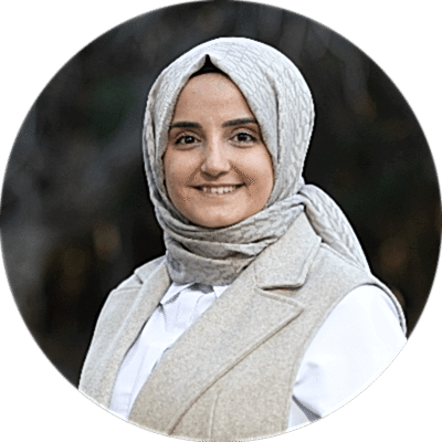 TUĞÇE CEBECİ fotoğrafı