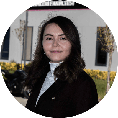 ZEYNEP UYANIKER fotoğrafı